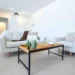 Moderno Apartamento - San Pedro